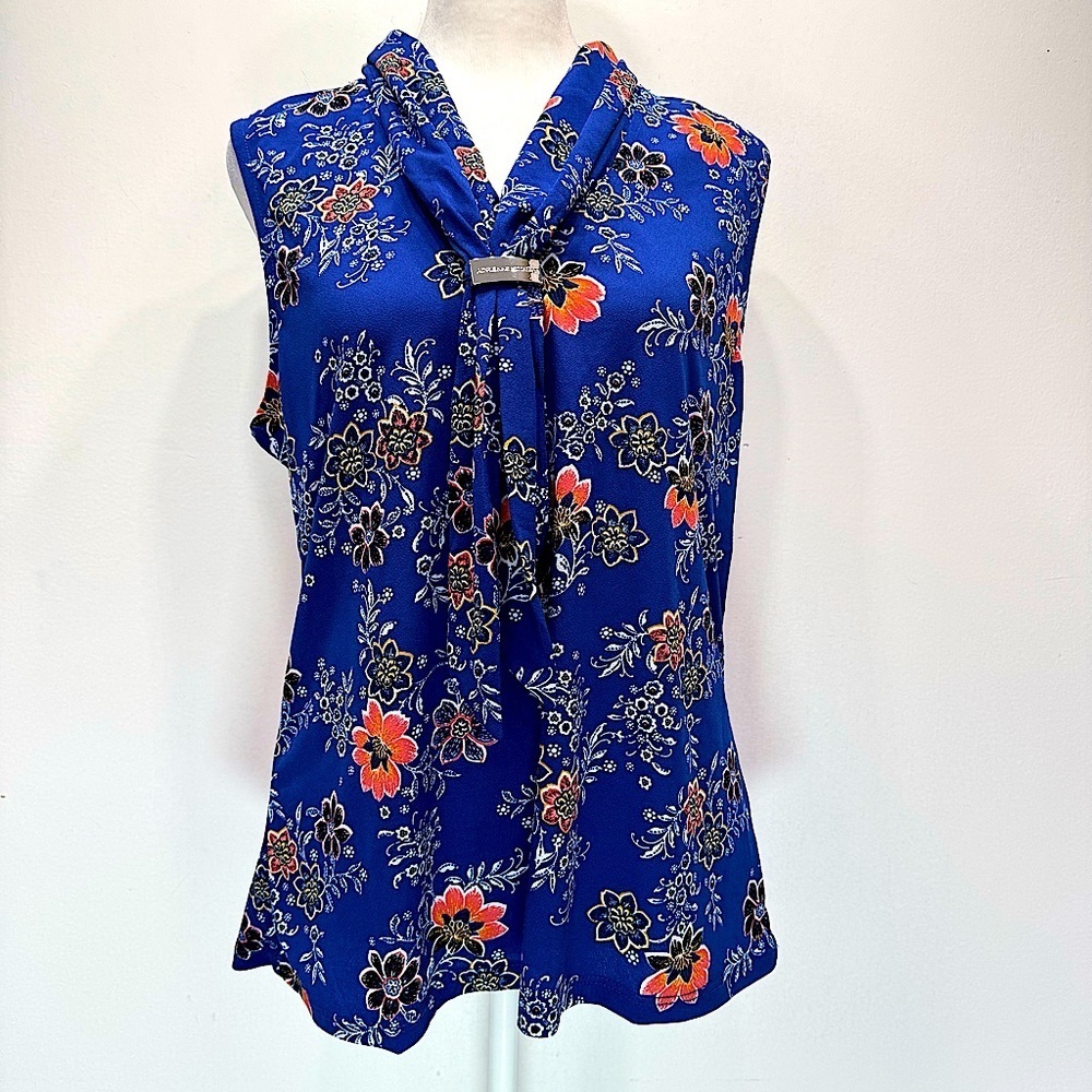 Adrienne Vittadini Blue Retro Floral Sleeveless Blouse Metal Logo Hardware